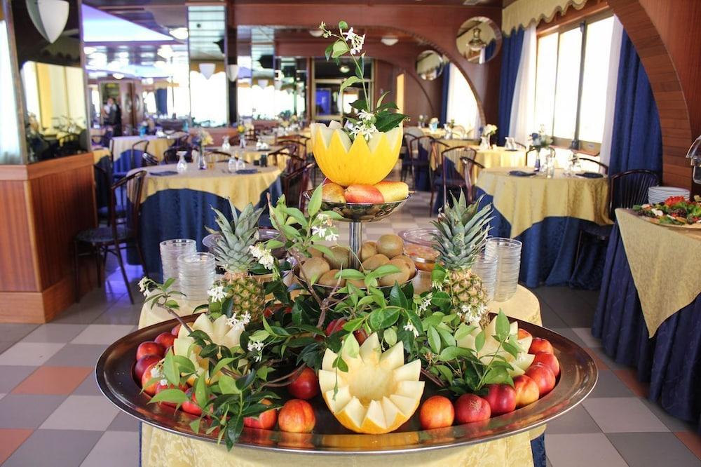 Grand Hotel Dei Cesari Dependance Anzio Bagian luar foto